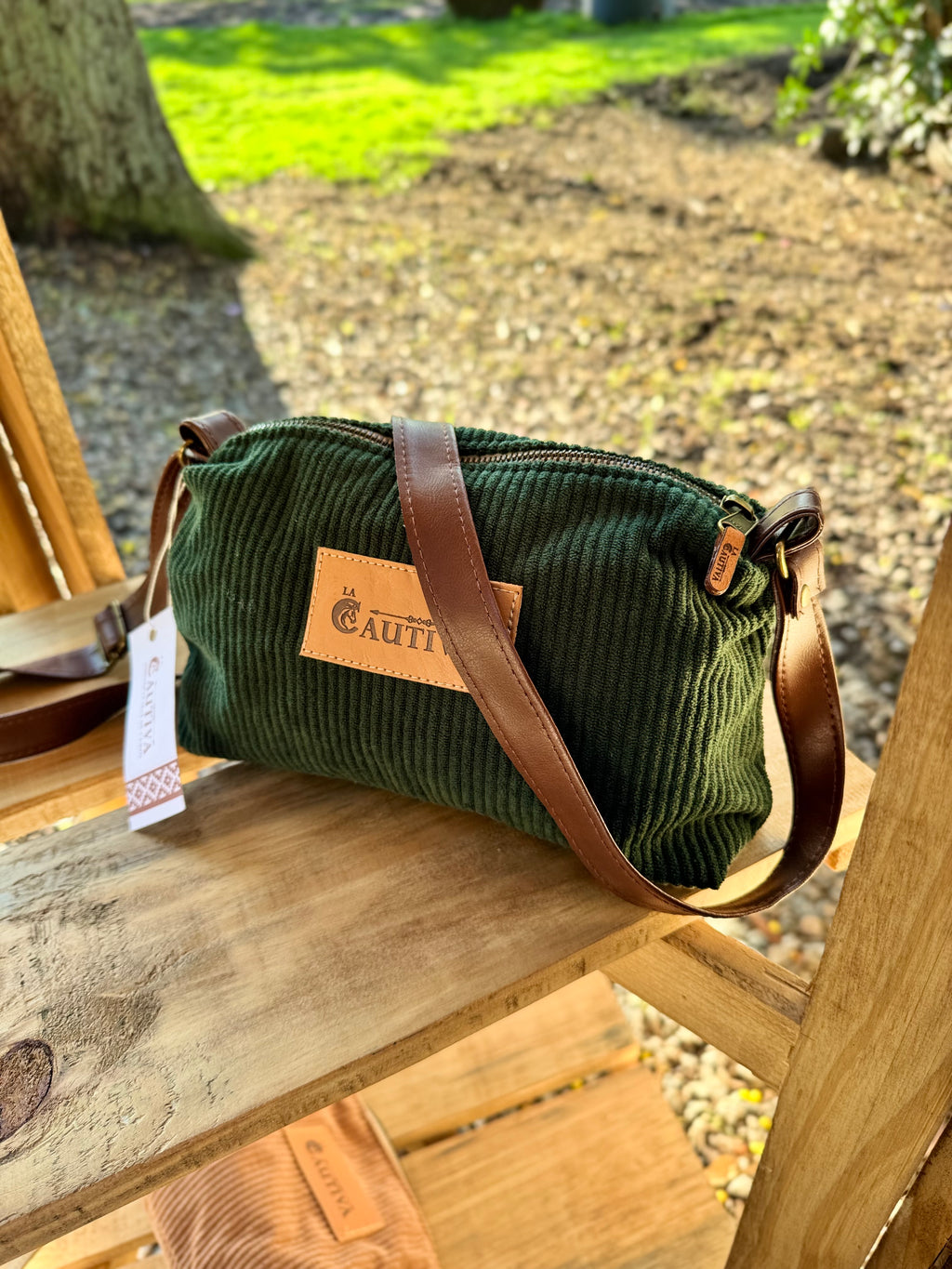 Cartera Zafiro - Chica, liviana y práctica.