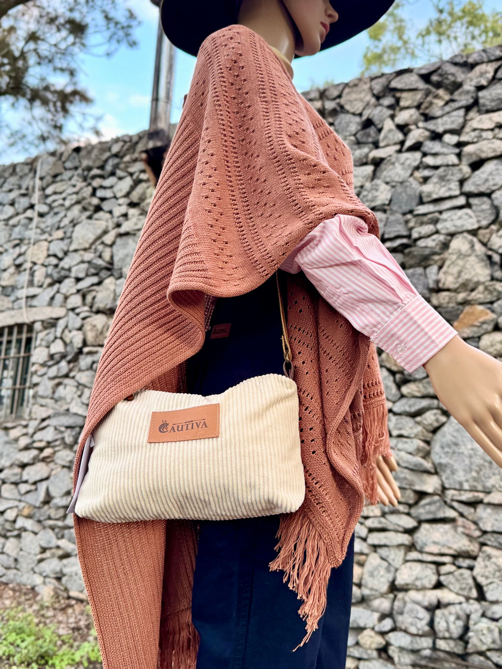 Cartera Zafiro - Chica, liviana y práctica.