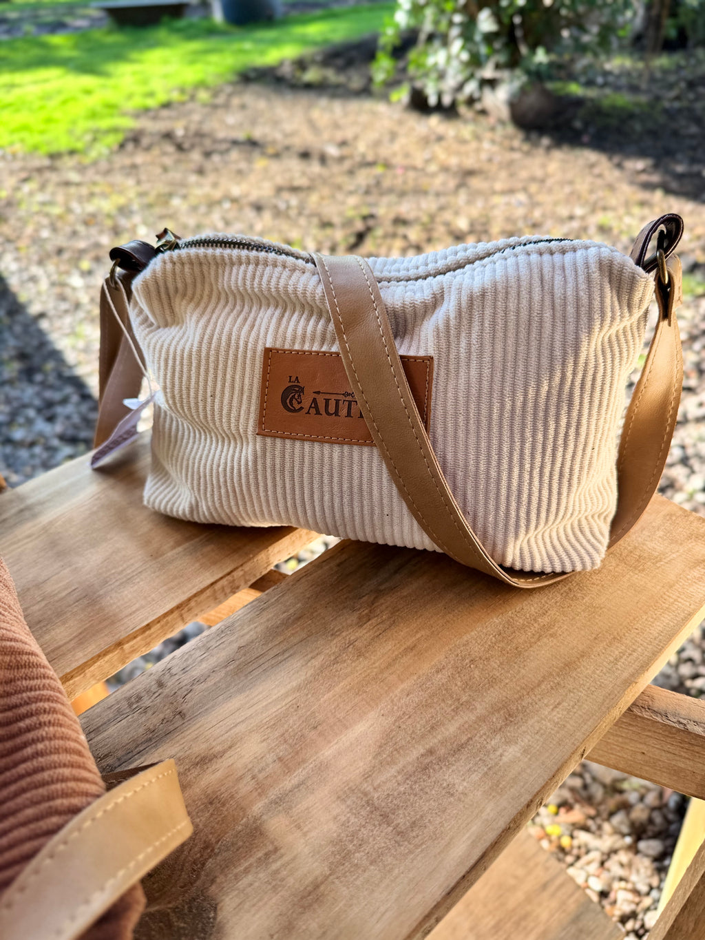 Cartera Zafiro - Chica, liviana y práctica.