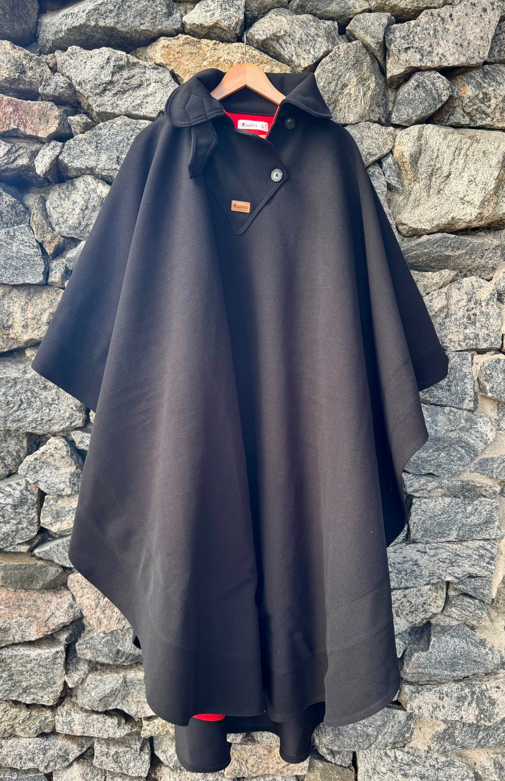 Poncho de Paño Unisex - Elegancia y Versatilidad para Todos