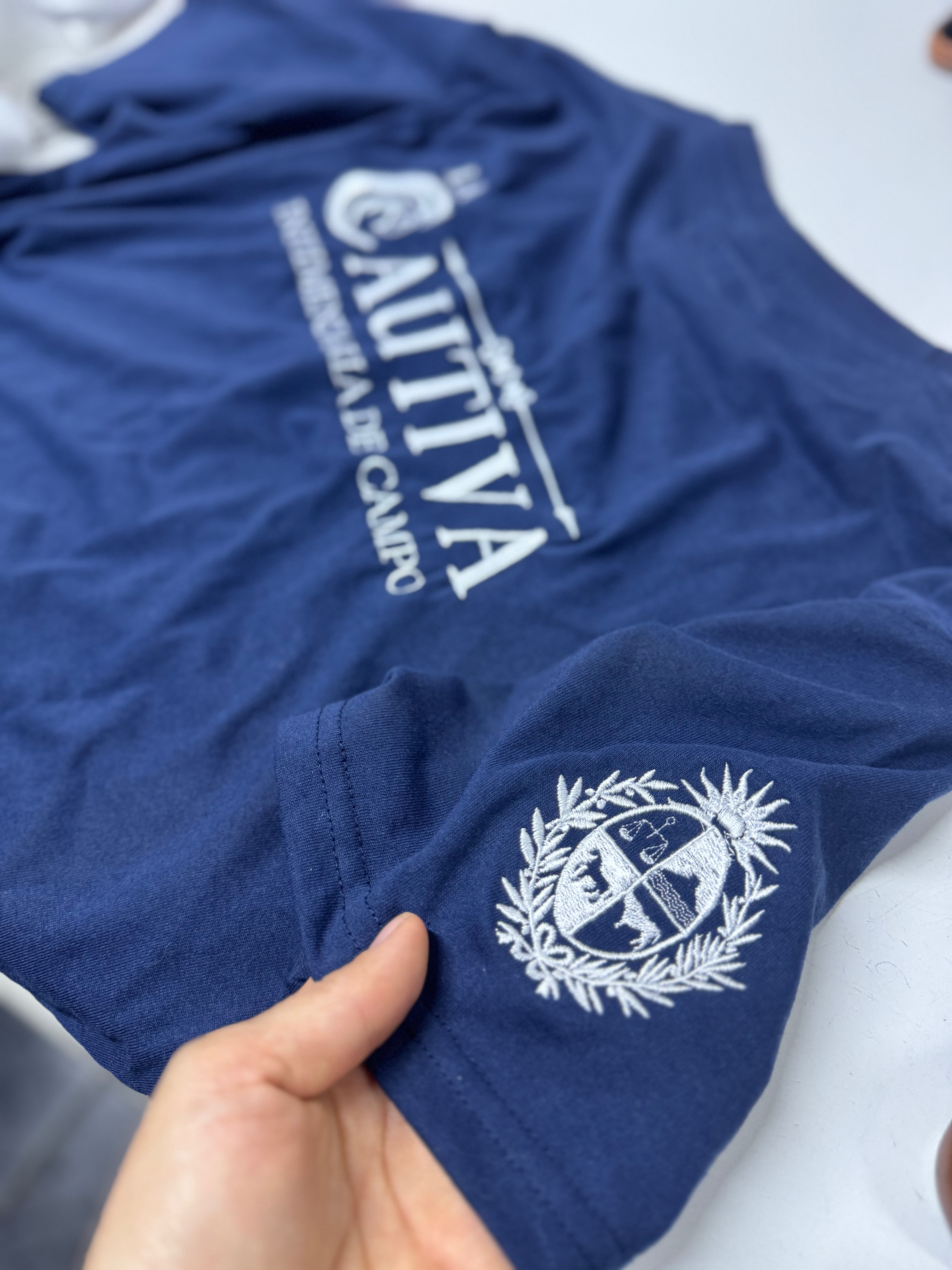 Remera Escudo (unisex)