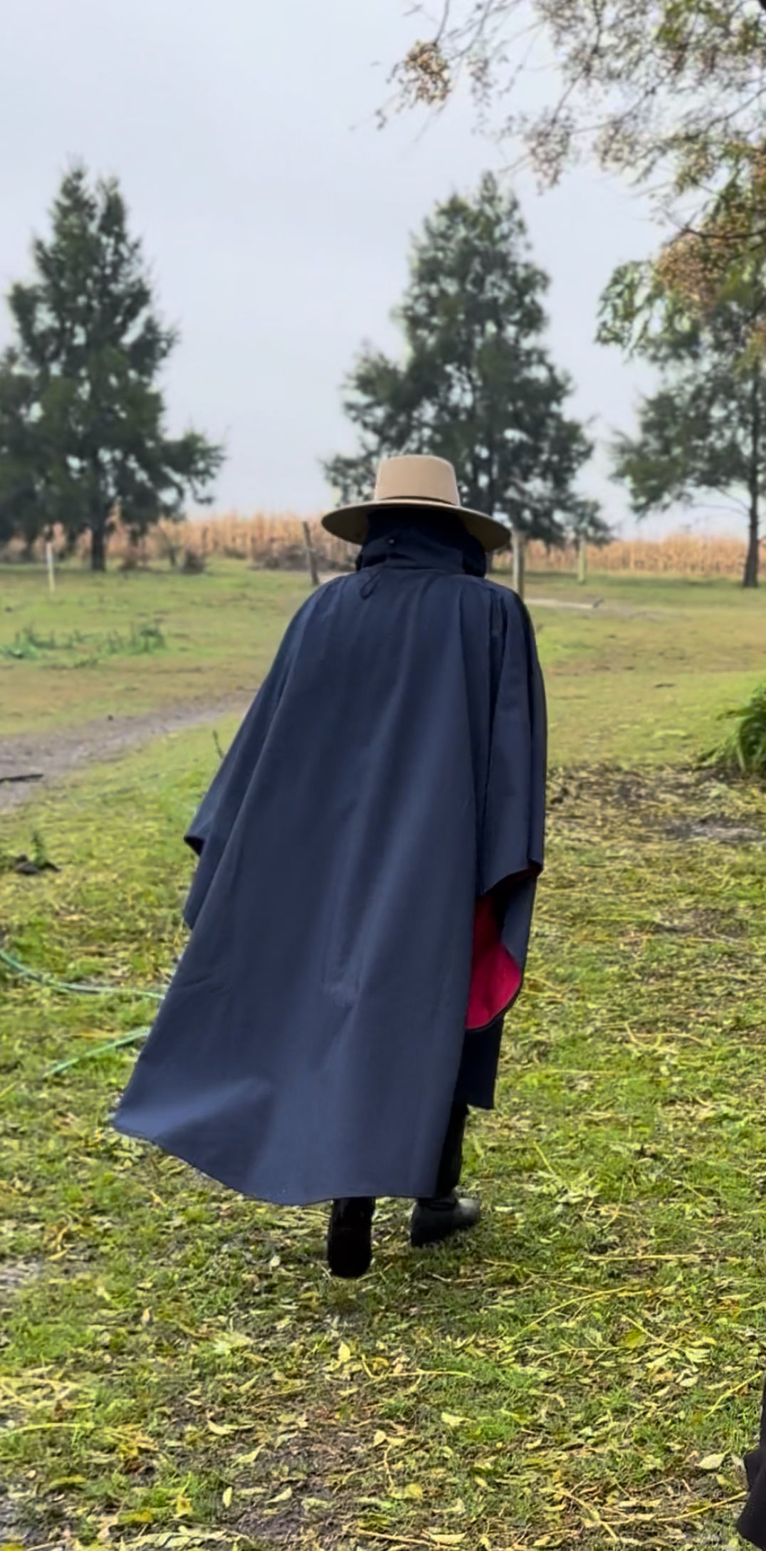 Poncho de Neopreno Unisex - Estilo Moderno y Protección Superior